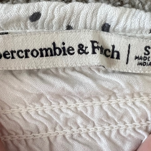 Women's Abercrombie & Fitch Cropped Smocked Tank Size Small - Picture 3 of 3